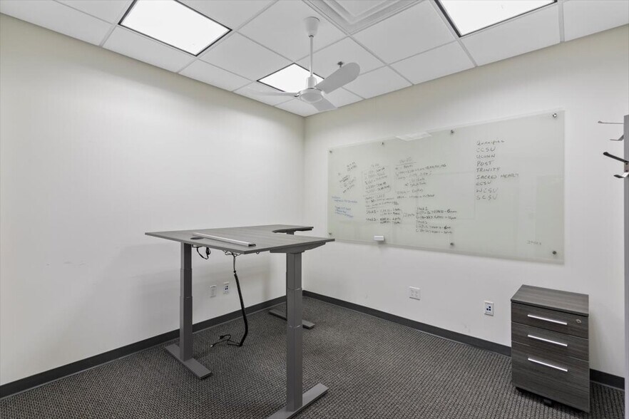 More Photos Of 1492 Highland Ave, Cheshire Light Manufacturing For Sale