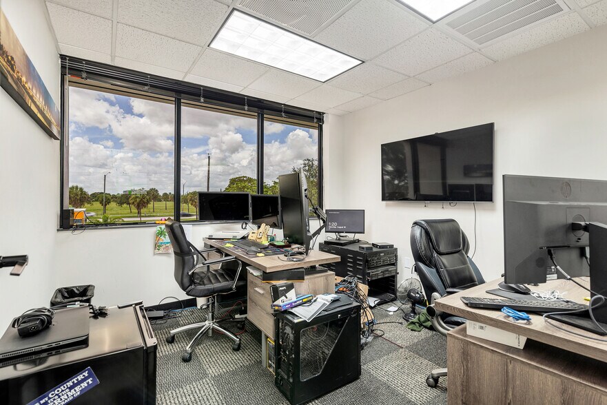More Photos Of 1300 Old Congress Ave, West Palm Beach Office For Sale