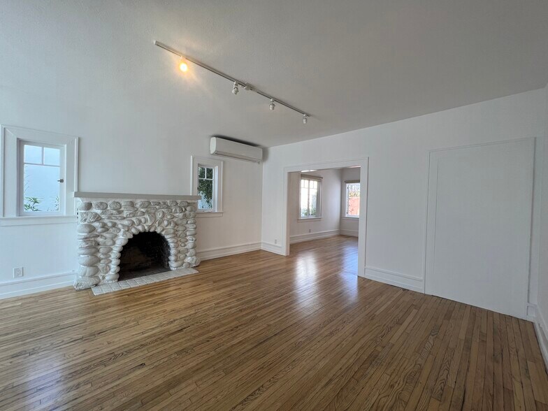 More Photos Of 1413 Abbot Kinney Blvd, Venice Office Residential For Lease