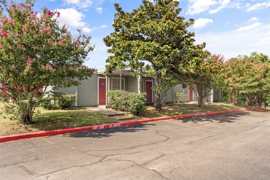 More Photos Of 5901 S Calloway Dr, Fort Worth Multifamily For Sale
