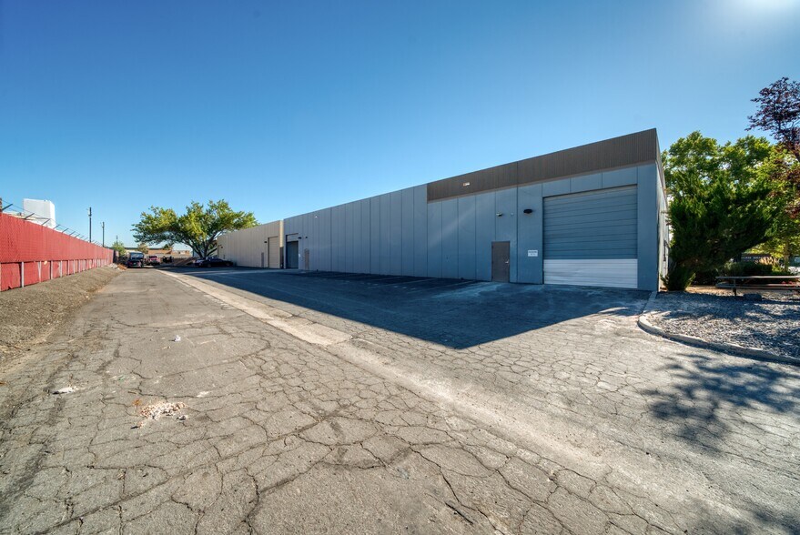 More Photos Of 320 Coney Island Dr, Sparks Warehouse For Sale