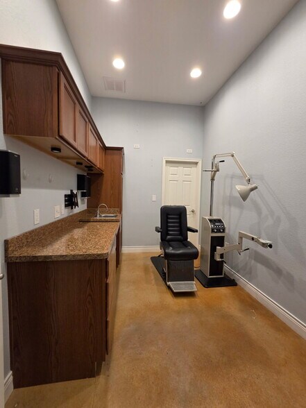 More Photos Of 1010 Old Austin Hutto Rd, Pflugerville Office For Lease