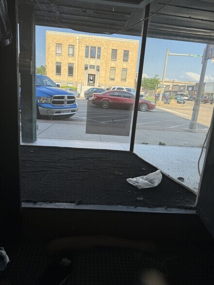 More Photos Of 107 N Main St, Kennett Flex For Sale