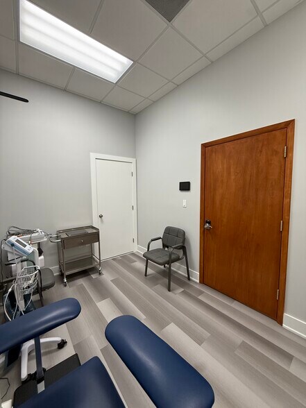 More Photos Of 1911 Harrison St, Hollywood Medical For Lease