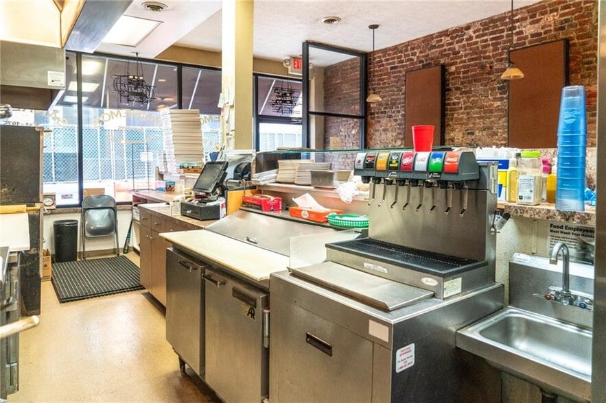 More Photos Of 10 Market St, Pittsburgh Restaurant For Sale