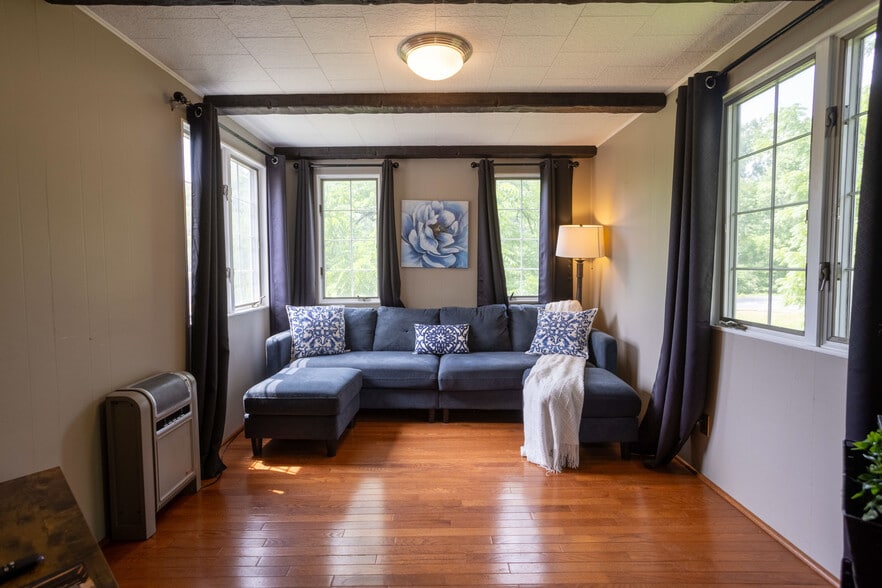 More Photos Of 1207 Flohrs Church Rd, Biglerville Hospitality For Sale