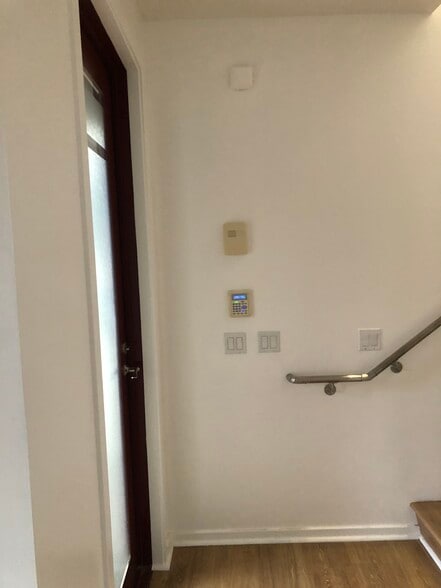 More Photos Of 6555-6557 Shattuck Ave, Oakland Office Residential For Lease