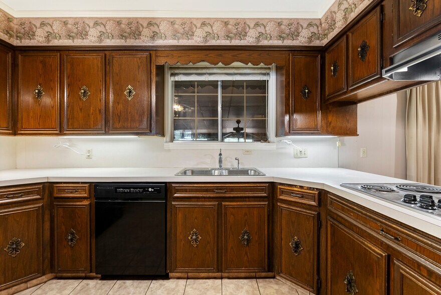 More Photos Of 30 Broadview St, Greenbrier Office For Sale