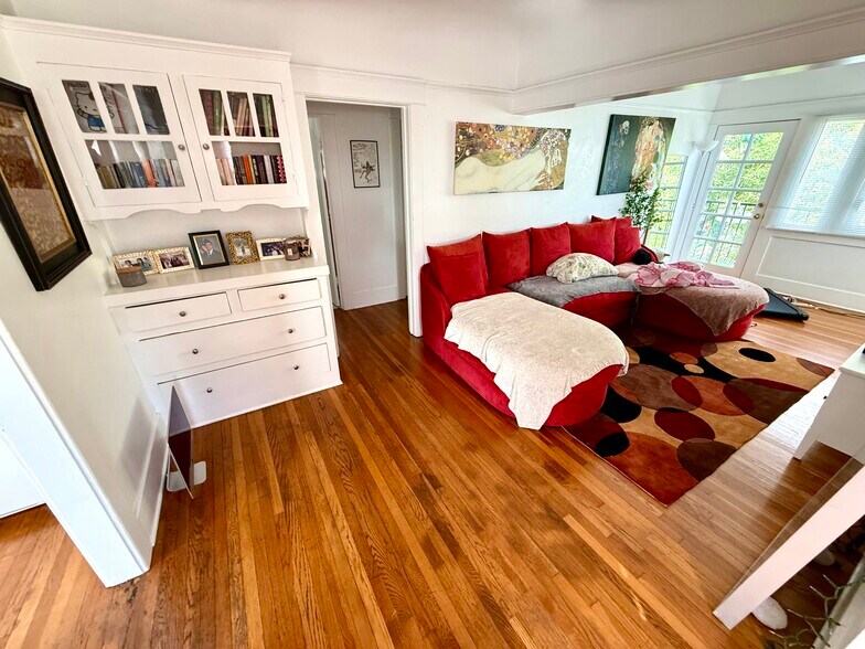 More Photos Of 2438-2446 India St, San Diego Apartments For Sale