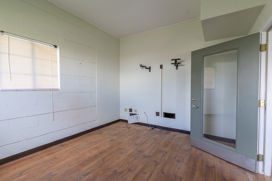 More Photos Of 340 S Eckroat St, Oklahoma City Unknown For Lease