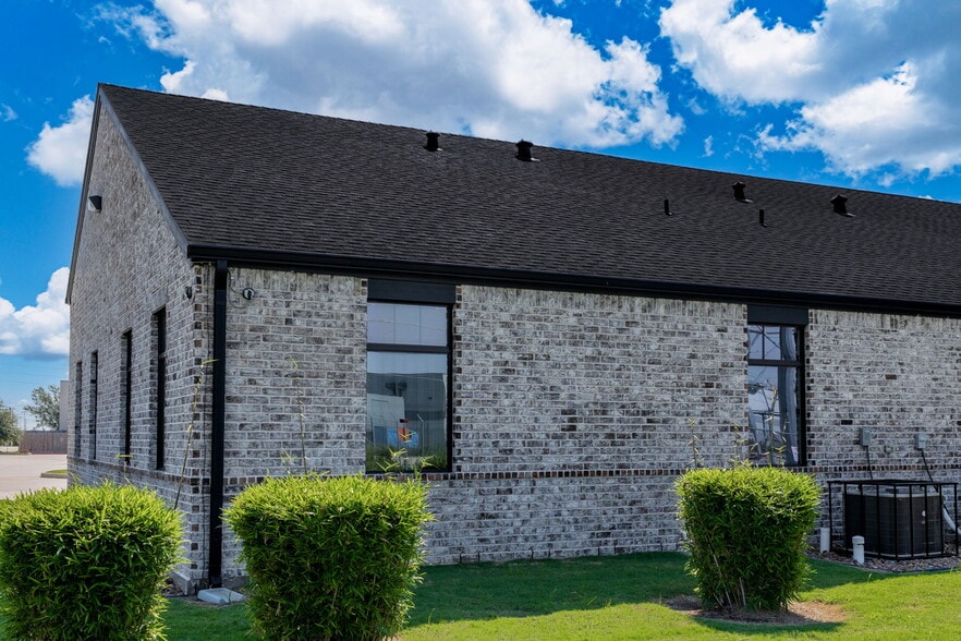 More Photos Of 2043 N Mason Rd, Katy Loft Creative Space For Sale