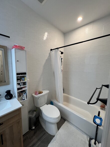 More Photos Of 3931 47th Ave, Sunnyside Storefront Retail Office For Sale