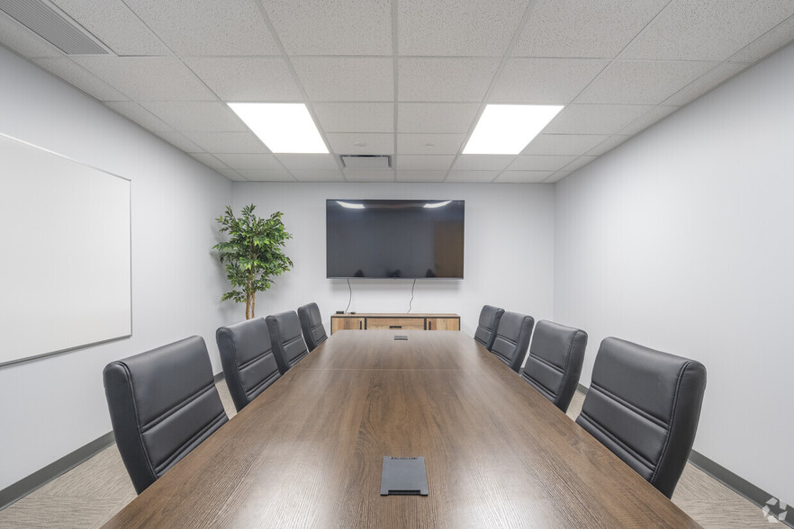 More Photos Of 10949 E Peakview Ave, Englewood Manufacturing For Lease