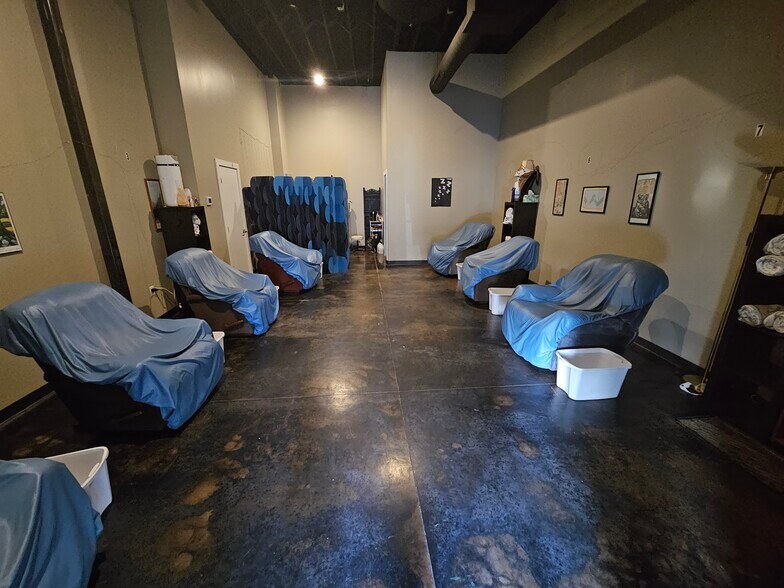 More Photos Of 3753-3757 S Cedar Ave, Minneapolis Storefront For Lease