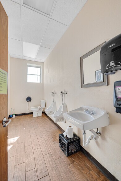 More Photos Of 3201 N 9th St, St, Saint Louis Warehouse For Sale