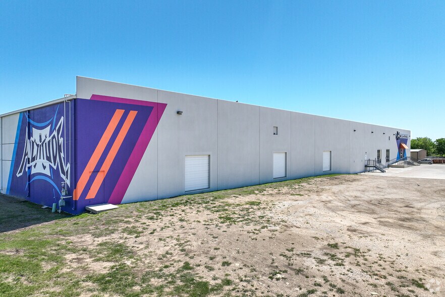 More Photos Of 5650 Kroger Dr, Keller General Retail For Lease