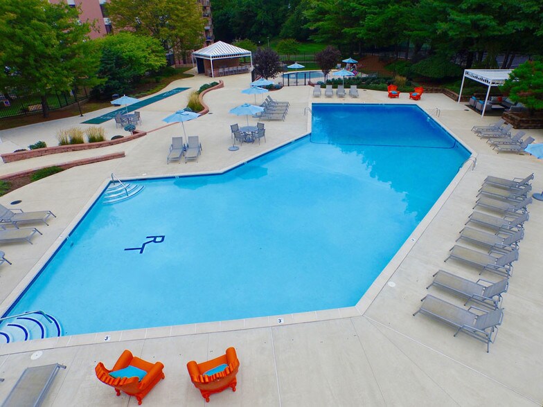 More Photos Of 1001-1003 Easton Rd, Willow Grove Apartments For Lease