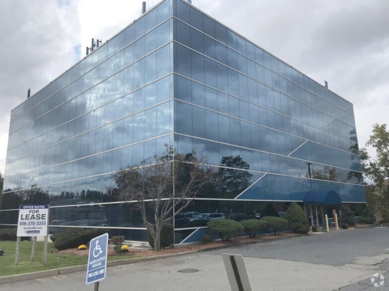 More Photos Of 463 Worcester Rd, Framingham Medical For Lease