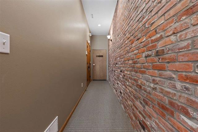 More Photos Of 217 8th Ave, Wellman Medical For Sale