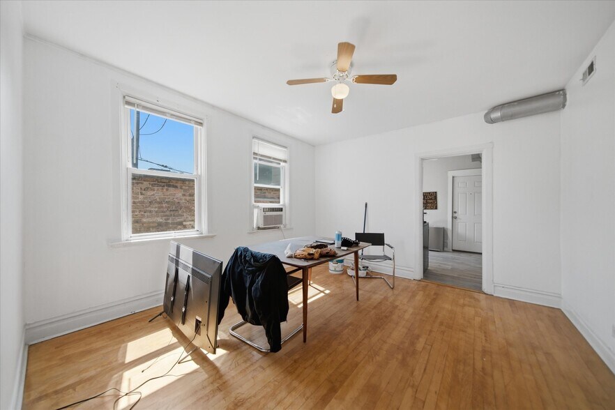 More Photos Of 2418 N Western Ave, Chicago Apartments For Sale