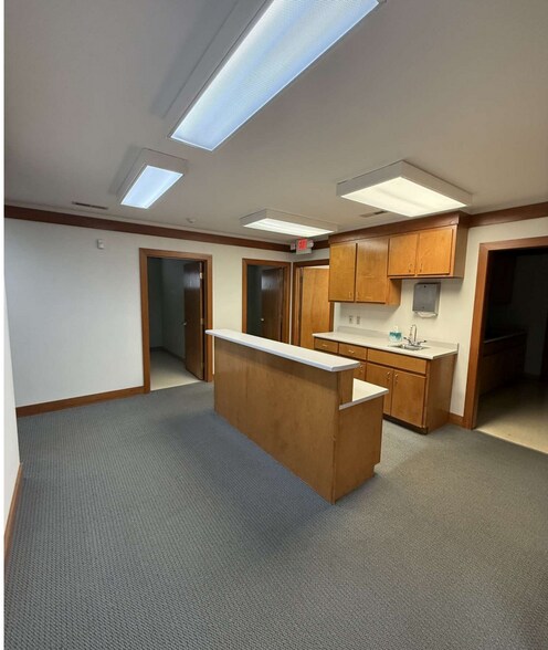 More Photos Of 3610 Moore Duncan Hwy, Moore Medical For Sale