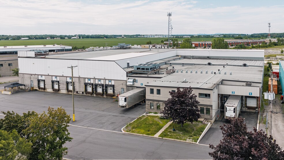 Primary Photo Of 3280 Rue Marconi, Mascouche Distribution For Sale