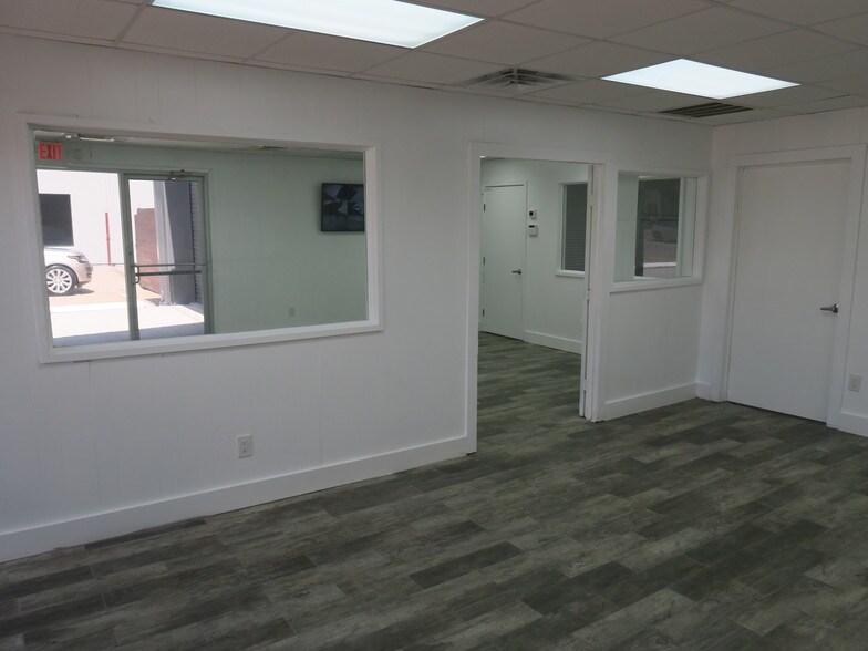 More Photos Of 5828 Star Ln, Houston Service For Lease