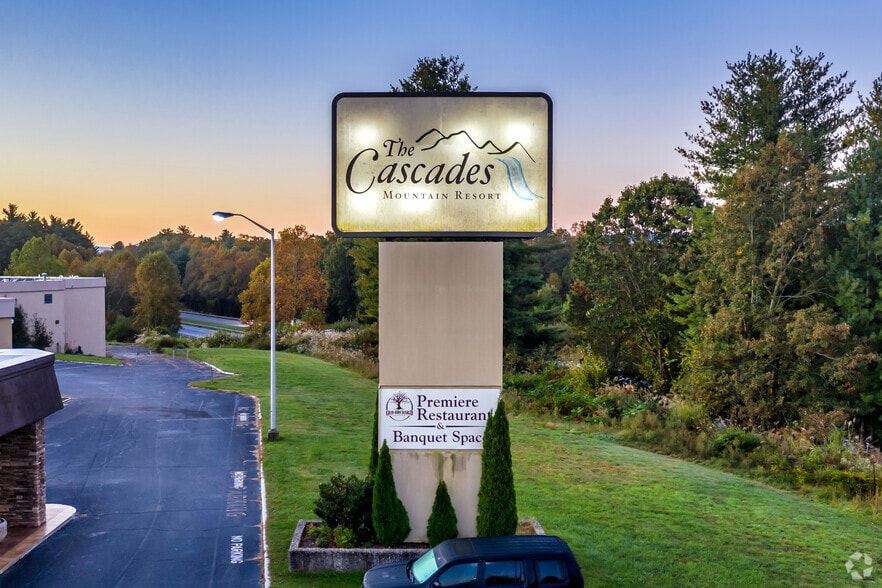 More Photos Of 201 Sugarloaf Rd, Hendersonville Hotel For Sale