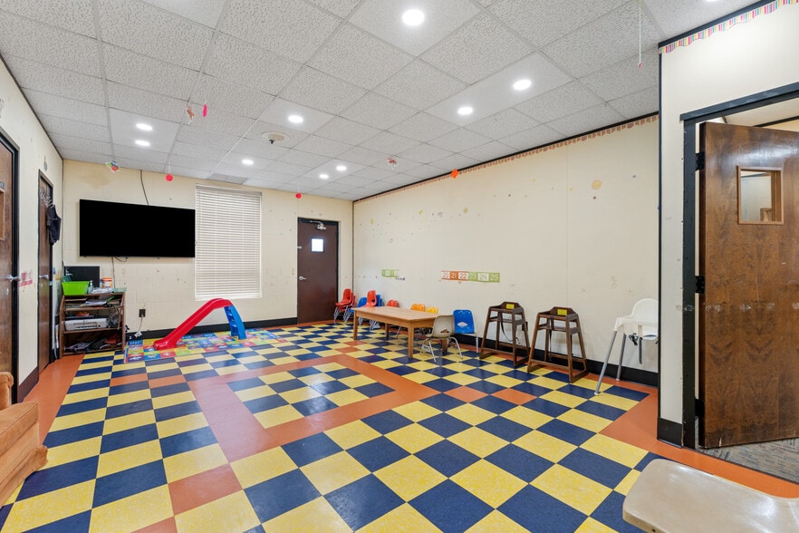 More Photos Of 3411 Covington Pike, Memphis Religious Facility For Sale