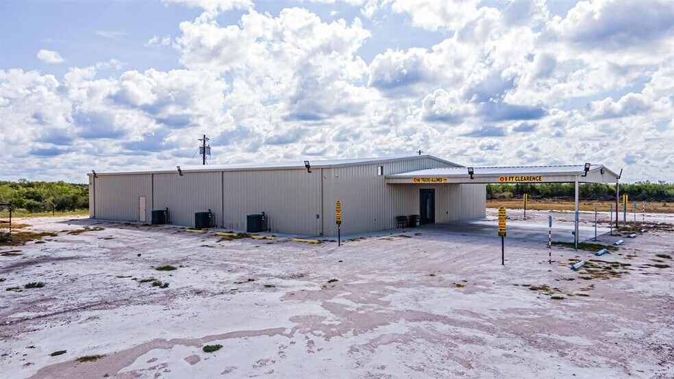 More Photos Of 25998 TX State Hwy 359, Bruni Warehouse For Sale