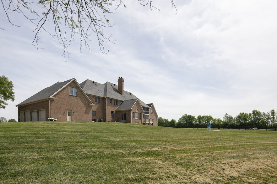 More Photos Of 4664 Lexington Rd, Winchester Specialty For Sale