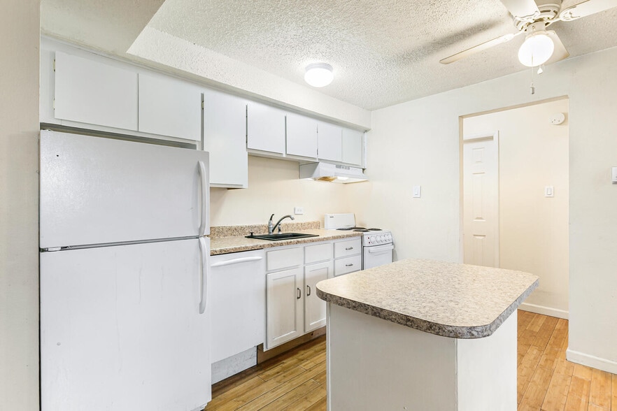 More Photos Of 1152 York St, Denver Apartments For Sale