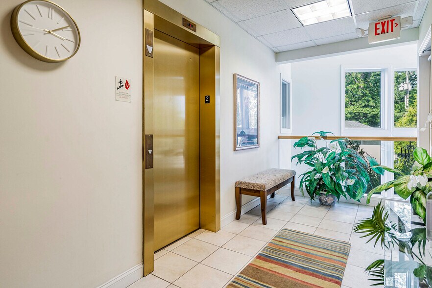 More Photos Of 807 Mantoloking Rd, Brick Office For Sale