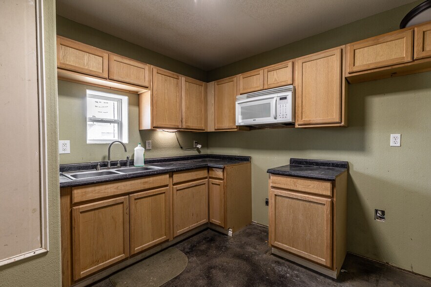 More Photos Of 118 Monroe St., Itasca Office For Lease