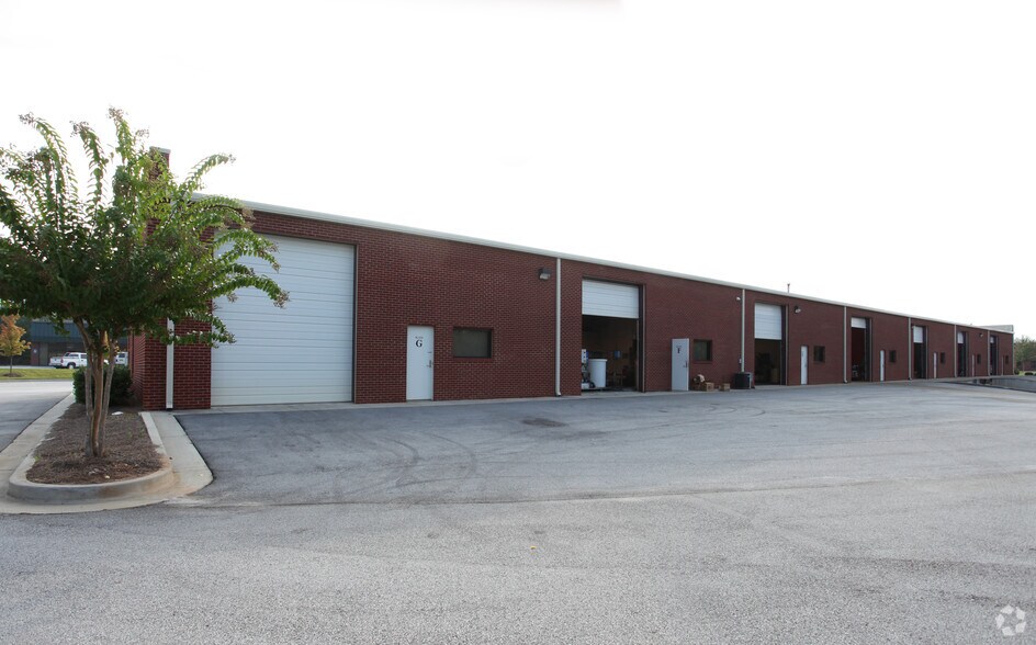 More Photos Of 5152 Bellewood Ct, Buford Warehouse For Lease