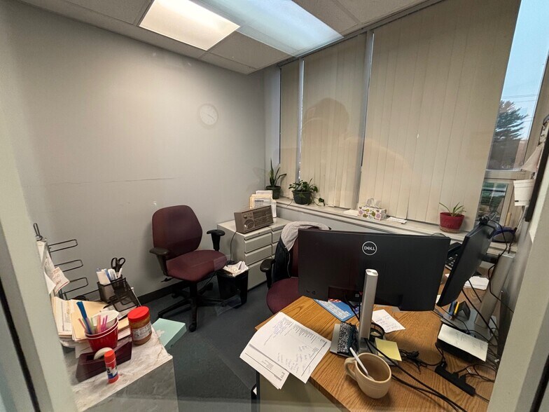More Photos Of 1654 King St, Enfield Office For Lease