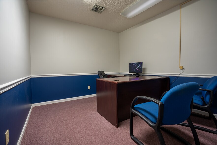 More Photos Of 105-109 Winston Rd, Jonesville Storefront For Sale