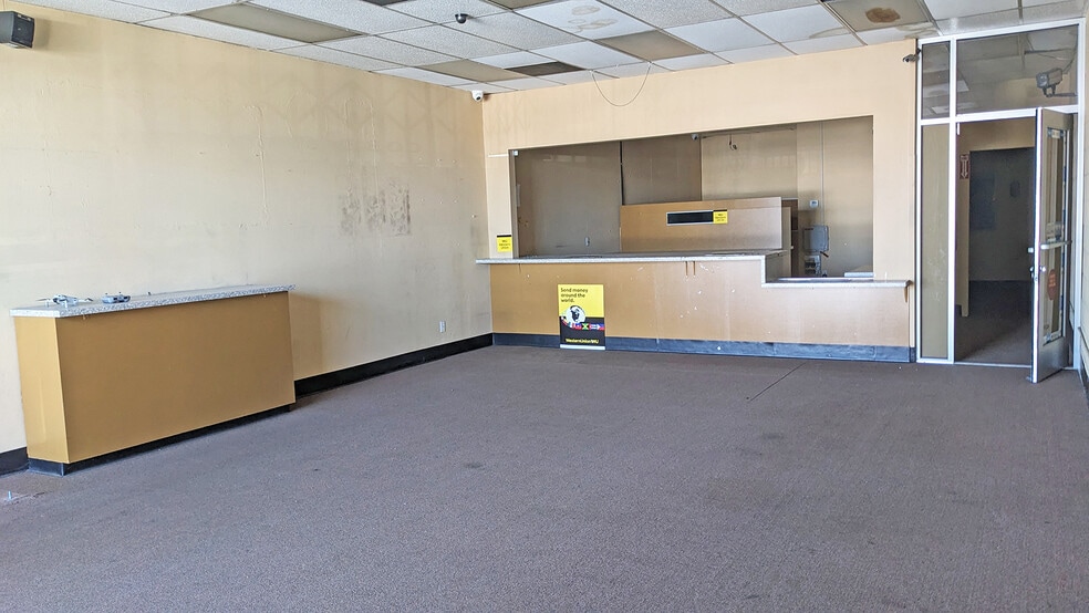 More Photos Of 10948 Imperial Hwy, Norwalk Unknown For Lease