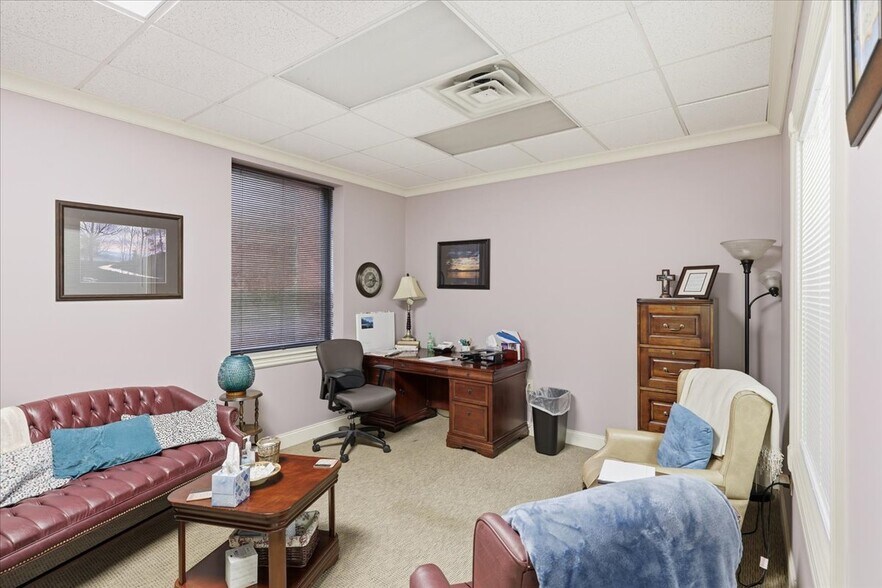 More Photos Of 8862 Cedar Springs Ln, Knoxville Office For Lease
