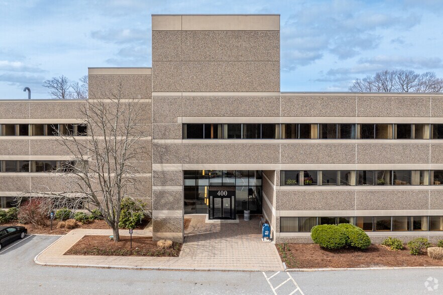 More Photos Of 400 Unicorn Park Dr, Woburn Office For Lease