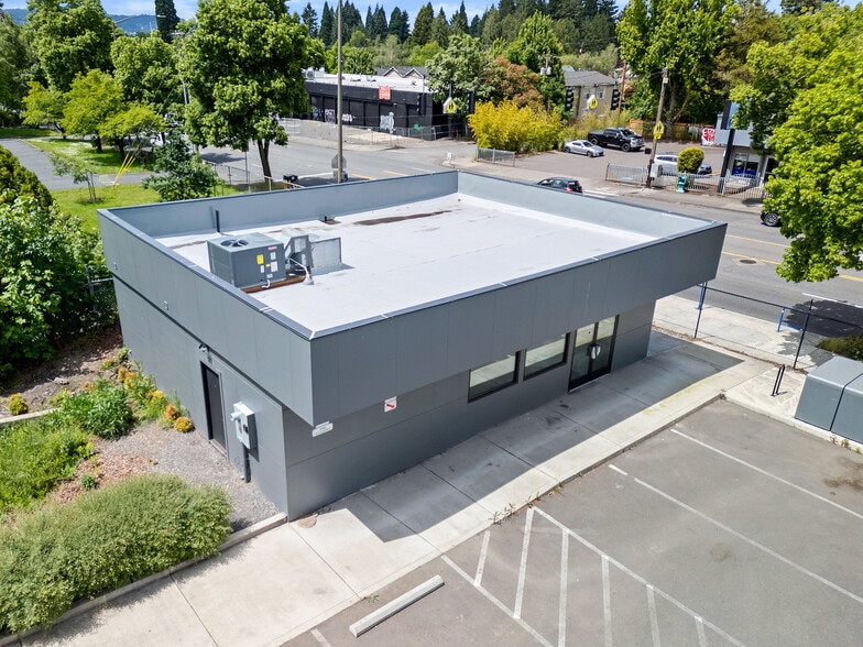 More Photos Of 4716 SE Powell Blvd, Portland Storefront Retail Office For Lease