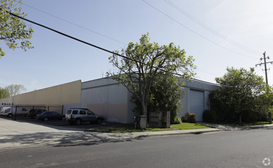 Primary Photo Of 31943 Amaral St, Hayward Manufacturing For Lease