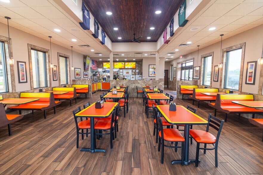 More Photos Of 3201 W Stan Schlueter Loop, Killeen General Retail For Sale