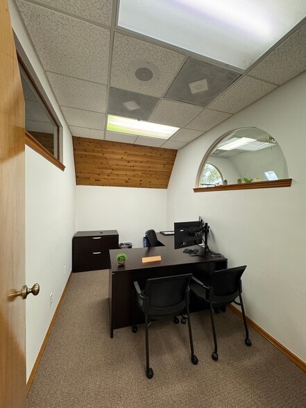 More Photos Of 300 E New Haven Ave, Melbourne Office For Sale