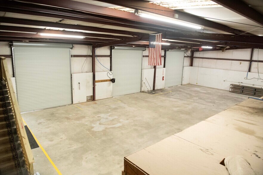 More Photos Of 4134 US 441, Lake City Light Manufacturing For Lease