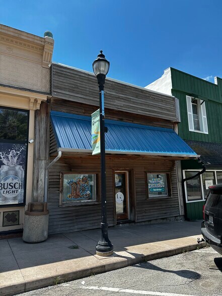 More Photos Of 125 E Washington St, Kearney Storefront Retail Office For Lease