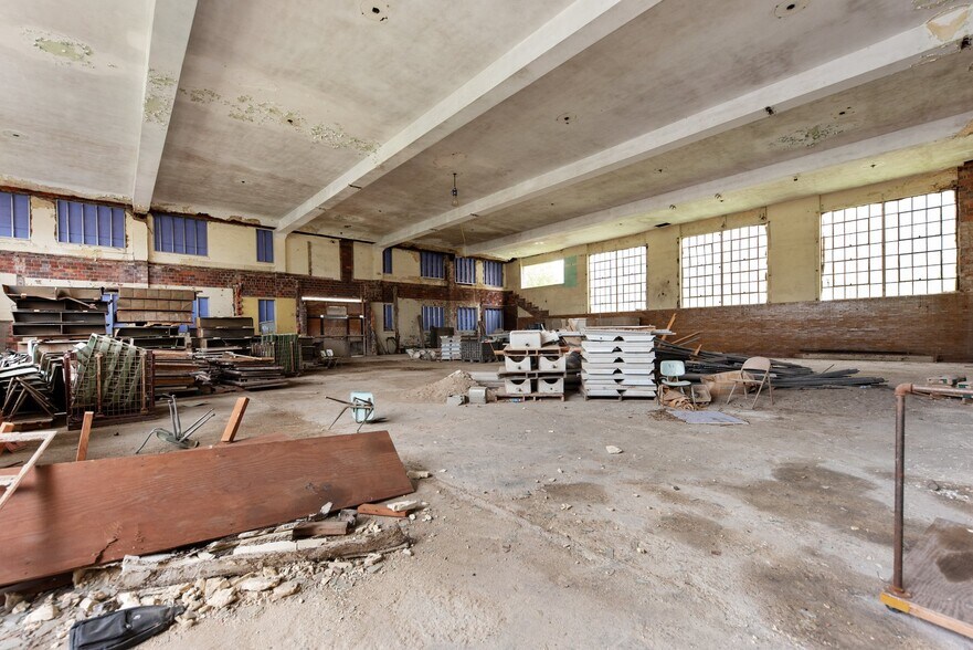 More Photos Of 200 S Green St, Georgetown Loft Creative Space For Sale