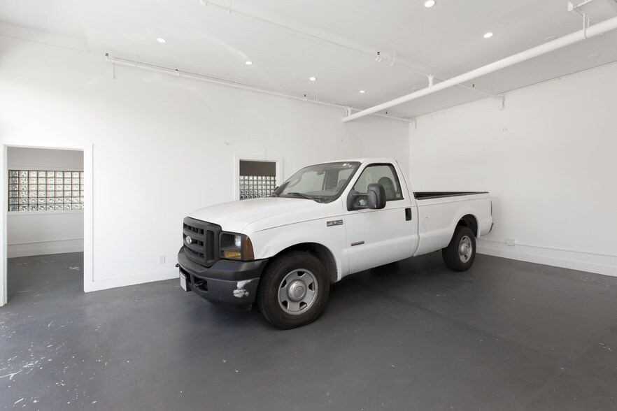 More Photos Of 400-424 Treat Ave, San Francisco Light Manufacturing For Lease