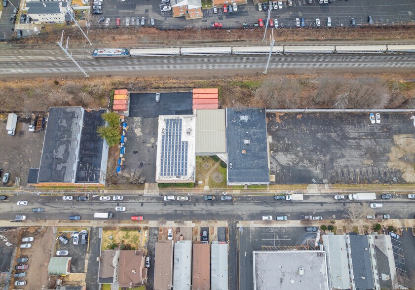 More Photos Of 663 Pennsylvania Ave, Elizabeth Warehouse For Lease