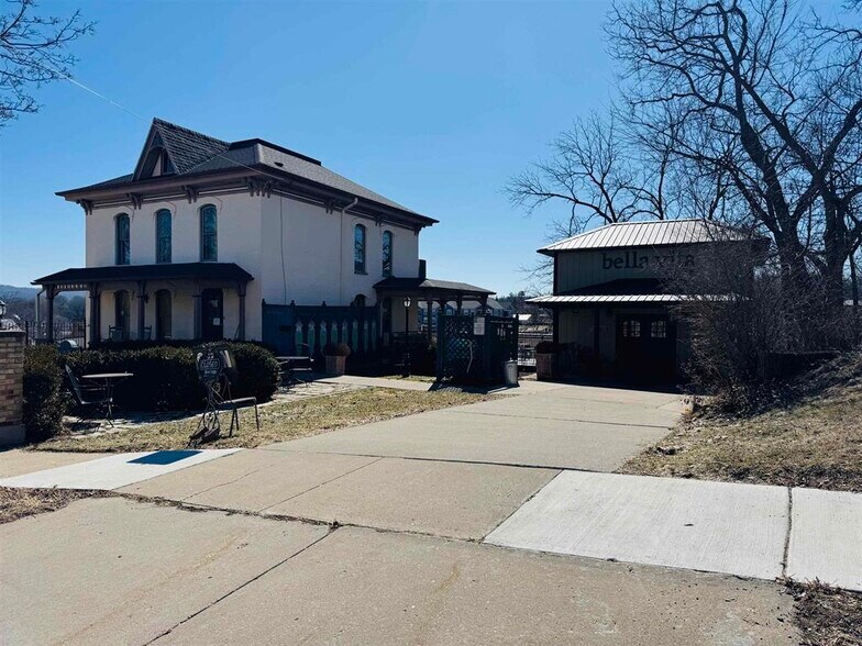 More Photos Of 138 1st St, Baraboo Office For Sale